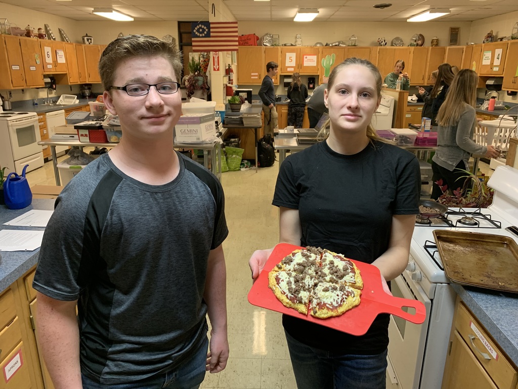 Homemead Italian turkey sausage pizza - Nate Satterfield and Sydney Billy